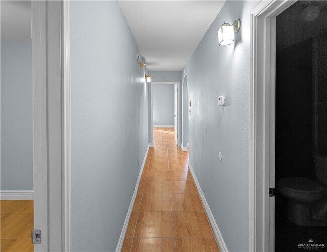 Building Photo - 30 N N Dakota St