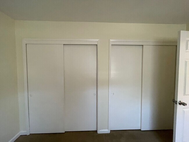 Building Photo - Unit 3
