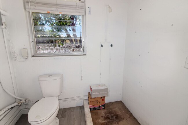 Building Photo - East Gate Annual Home for Rent