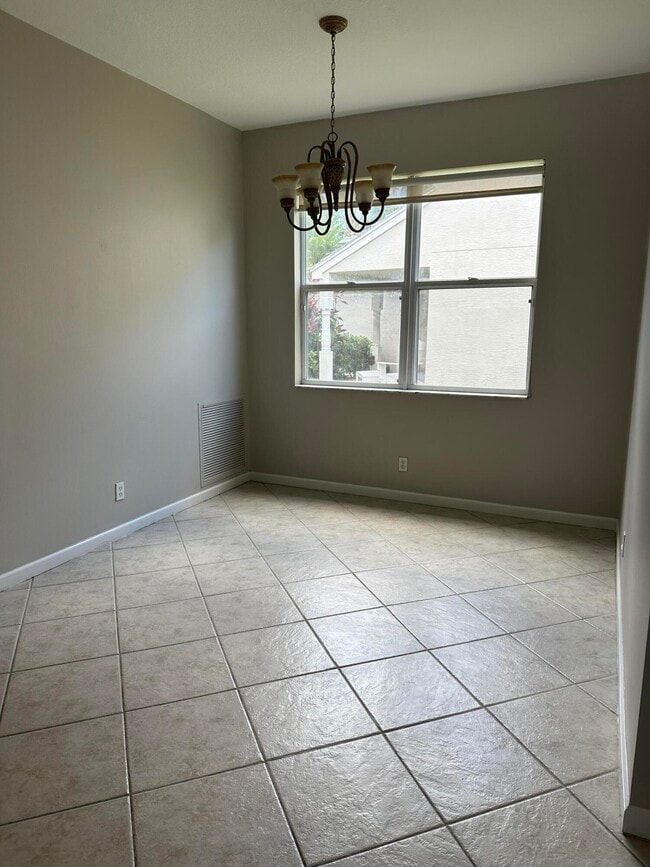 Building Photo - 127 Lancaster Way