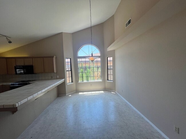 Building Photo - Charming 3 bedroom cottage for rent in Ree...