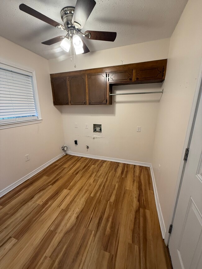 Building Photo - 216 Clower Ave