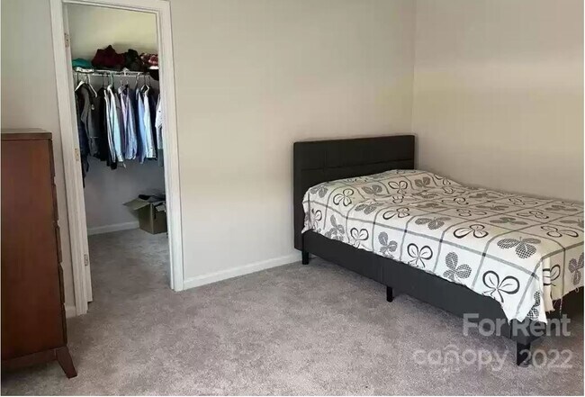 Building Photo - 1713 Wildwood Terrace Trl