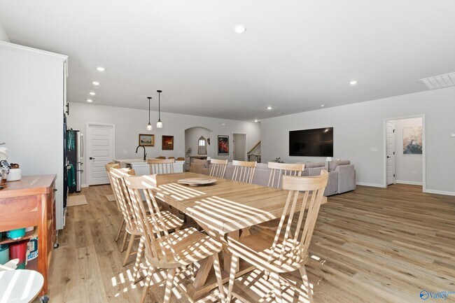 Building Photo - 148 Flintridge Dr
