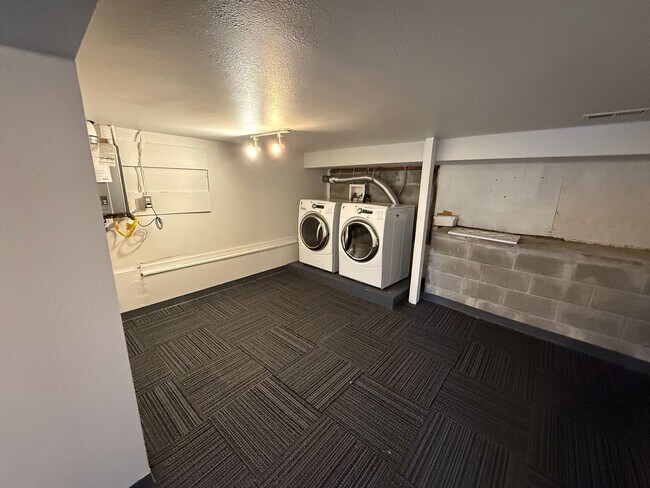 Building Photo - Charming 2 bed 1 bath in North Everett