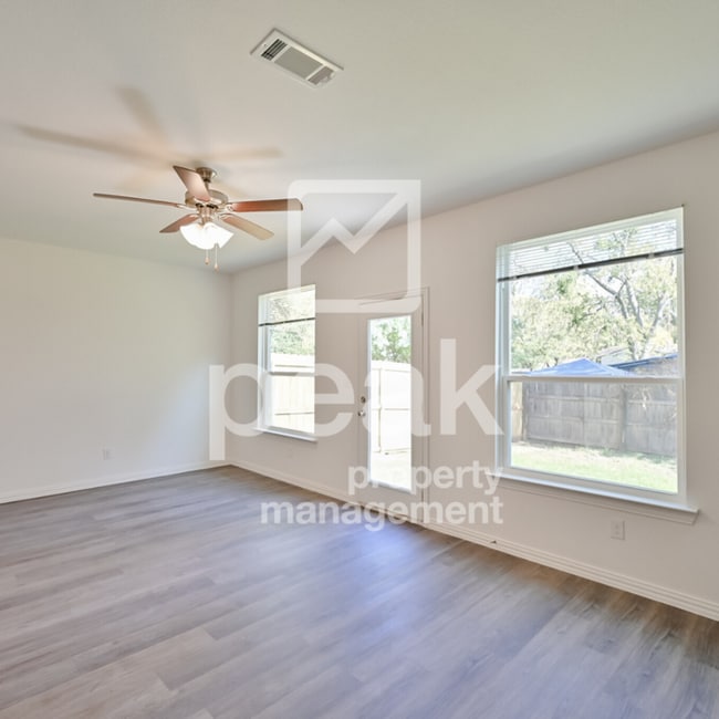 Building Photo - $1725! 3Bed/2.5Bath home in Fort Worth!