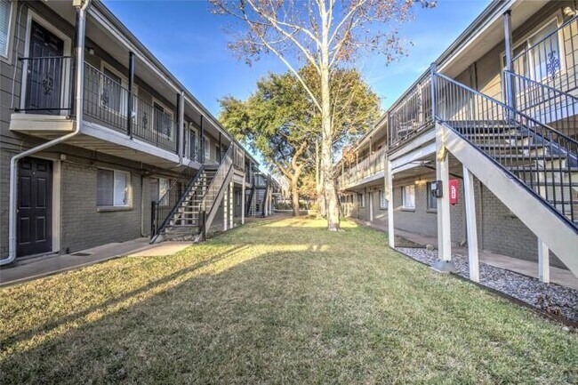 Building Photo - 1 bedroom in Dallas TX 75206