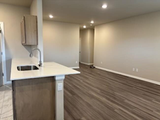 Building Photo - New Home!