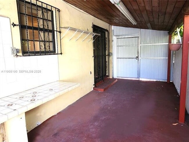 Building Photo - 2231 SW 14th St