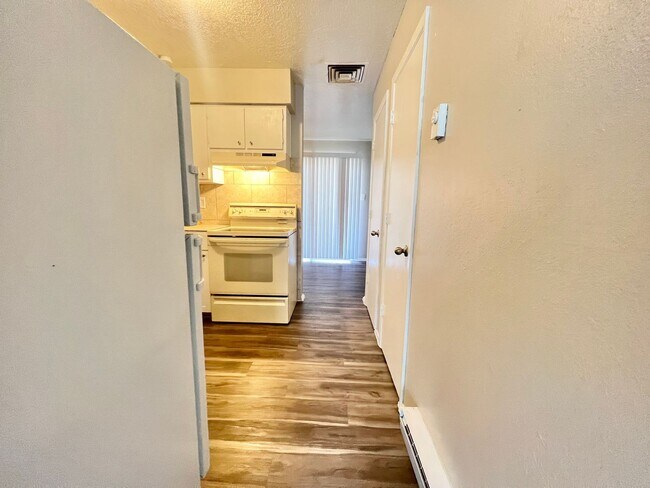 Building Photo - 183 Monte Largo Dr NE