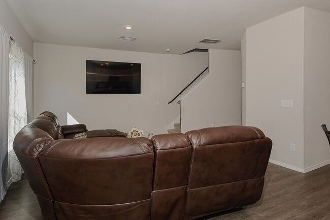 Building Photo - 1822 Brushy Cedar Ct