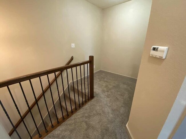 Building Photo - Modern Townhome for rent in Hurst!