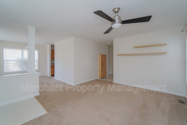 Building Photo - 335 Woodlark St