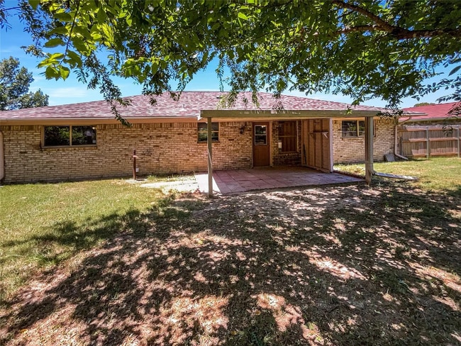 Building Photo - 116 Creekview Dr W