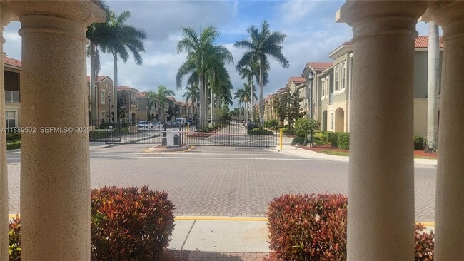 Building Photo - 5923 Manchester Way