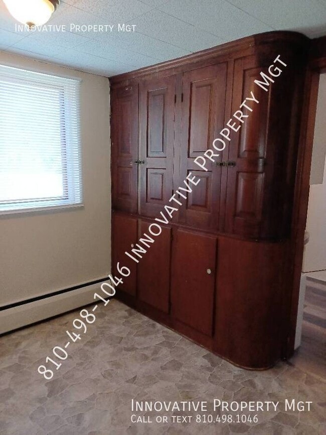 Building Photo - 5181 1/2 N. Elms-#1