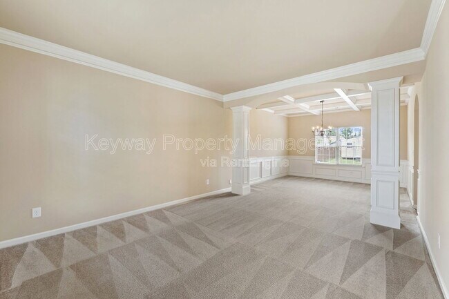 Building Photo - 6017 Reynolds Cir