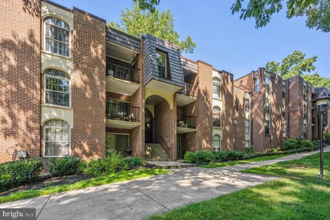Building Photo - 3326 Woodburn Village Dr