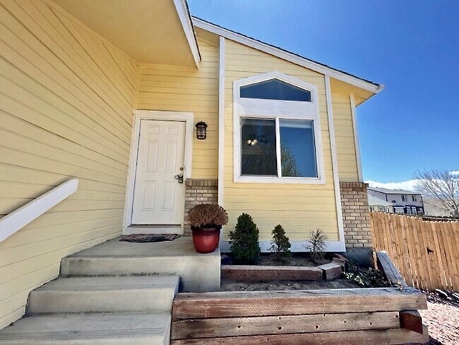 Building Photo - 4 Bedroom Home in Pronghorn Glen with Mountain Views