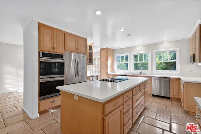 Building Photo - 15 N Ridgewood Rd