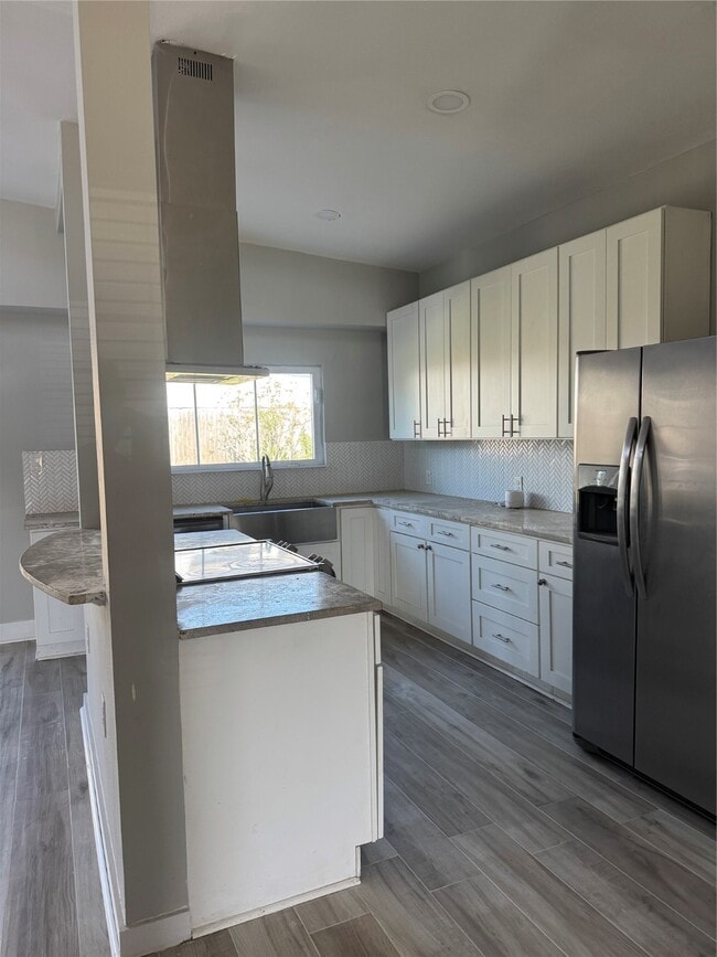 Primary Photo - 7526 Dearborn St