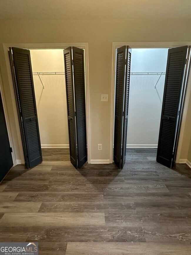 Building Photo - 6322 W Fayetteville Rd