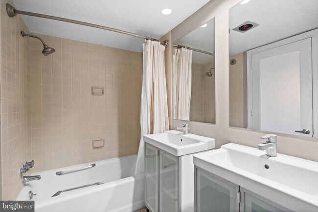 Building Photo - 1080 Wisconsin Ave NW