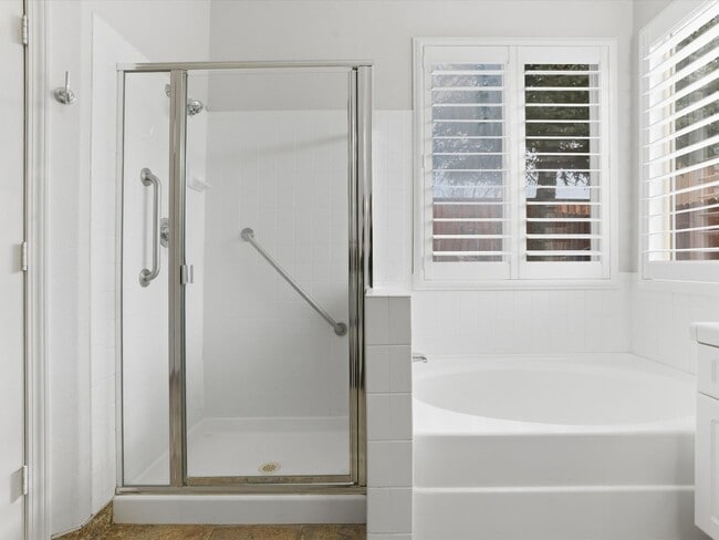 Building Photo - Spanish Springs Dream