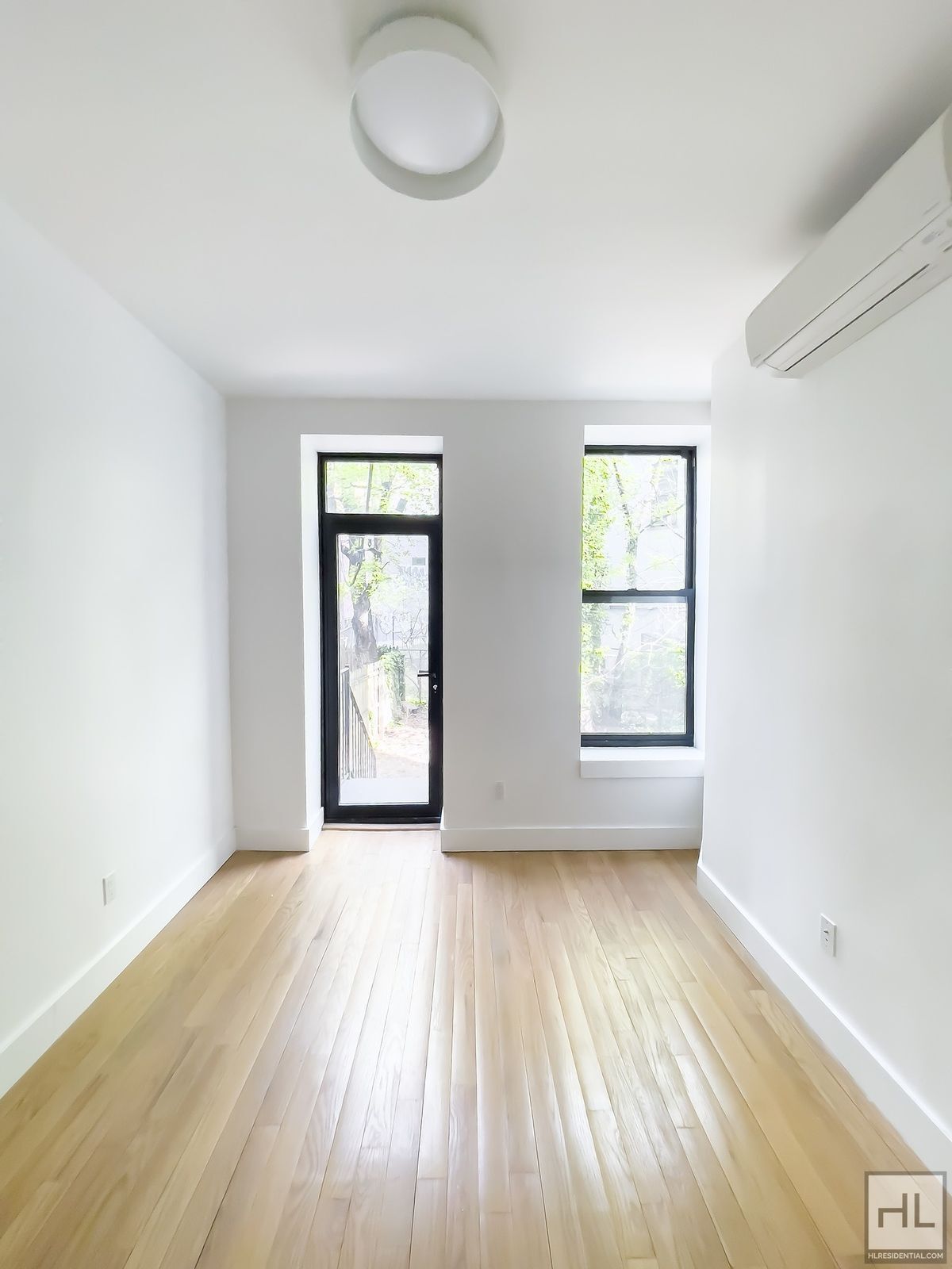 Building Photo - PUTNAM AVENUE / Spacious 2-Bed 1/5 Bath Du...