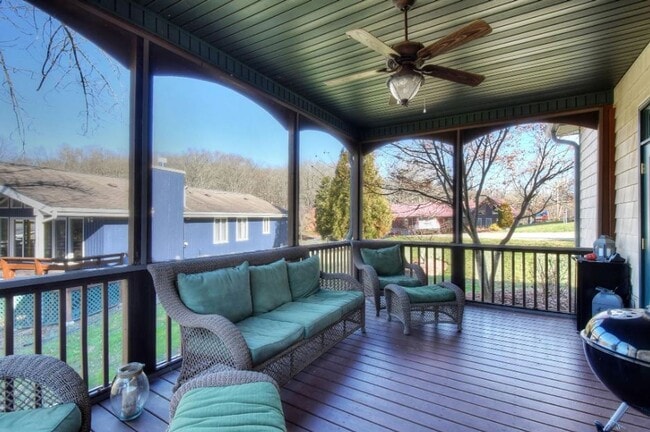 Building Photo - GORGEOUS LAKE HOUSE! 3 Bedrooms/3.5 Baths on Boone Lake, Private Dock, Fireplace & More! $3,900 m...