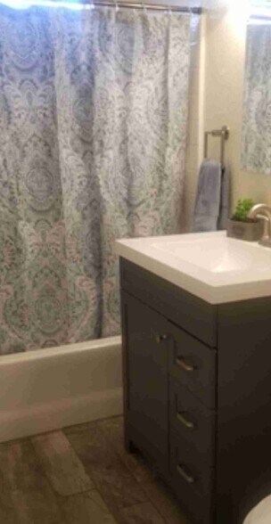 Building Photo - 72675 Sullivan Rd