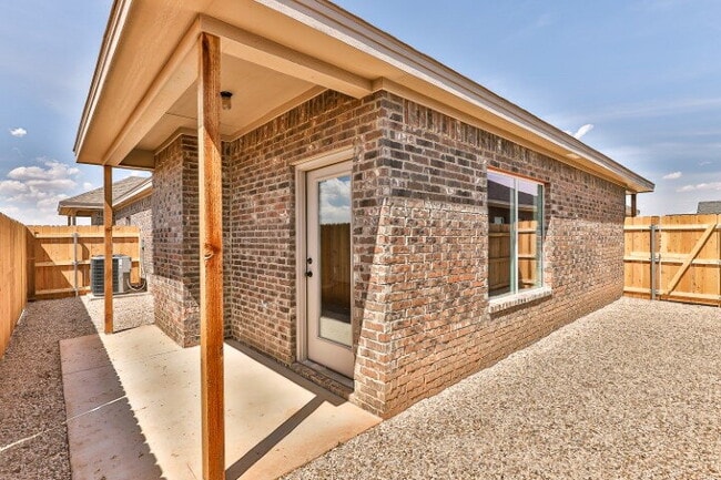 Building Photo - First month HALF OFF RENT move in Special!