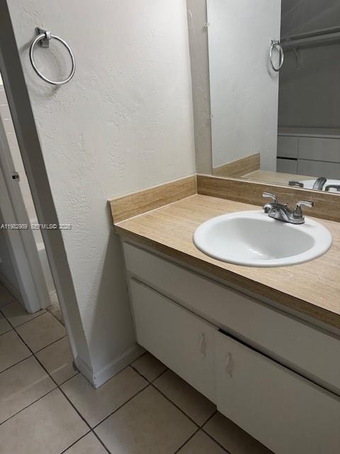 Building Photo - 8601 SW 68th Ct