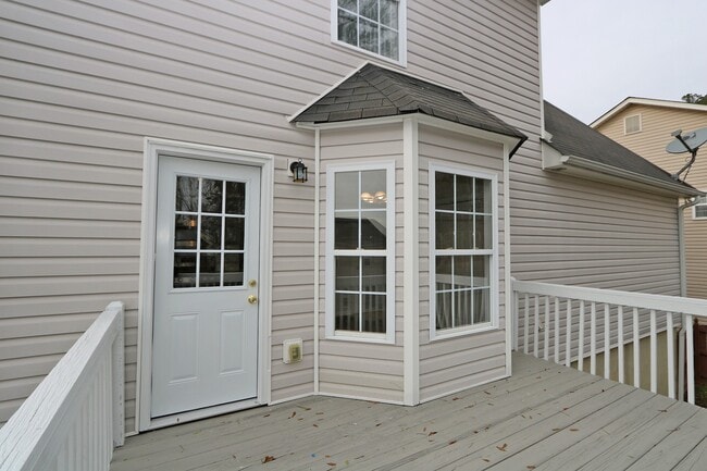 Building Photo - 102 Providence Dr