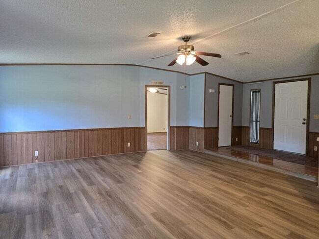 Building Photo - 12454 Cumberland Rd