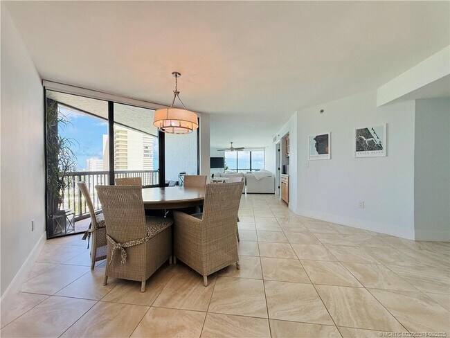 Building Photo - 8800 S Ocean Dr