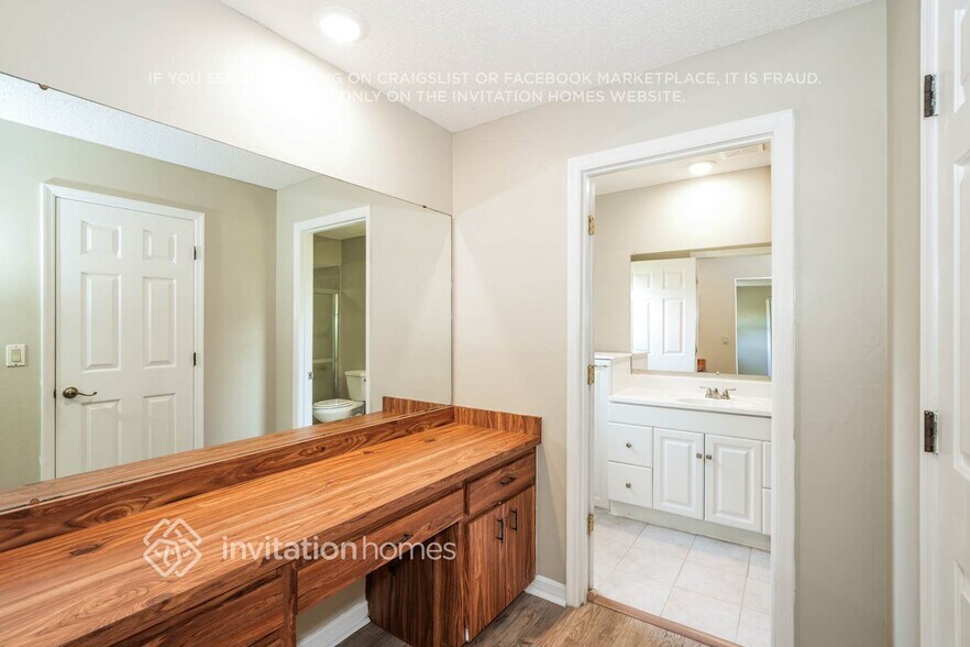 Building Photo - 3731 Aster Dr