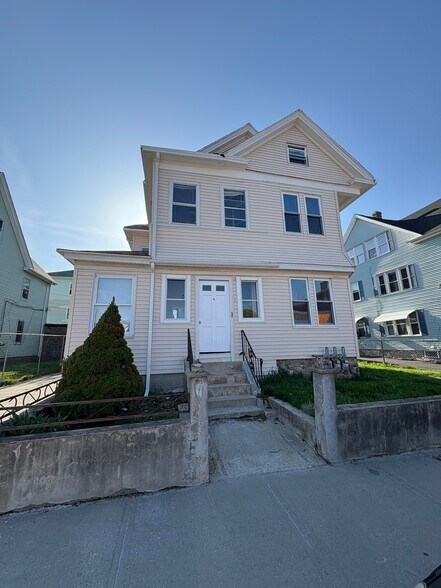 Primary Photo - 6 Chapin St