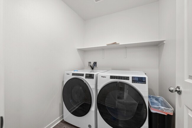 Building Photo - 80425 Enclave Ct
