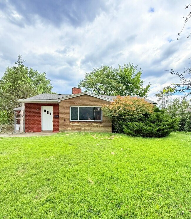 Primary Photo - Spacious 3BD/1BA Single Family Home in Penn Hills