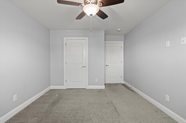 Building Photo - Immaculate 4 Bedroom Home Between Athens a...