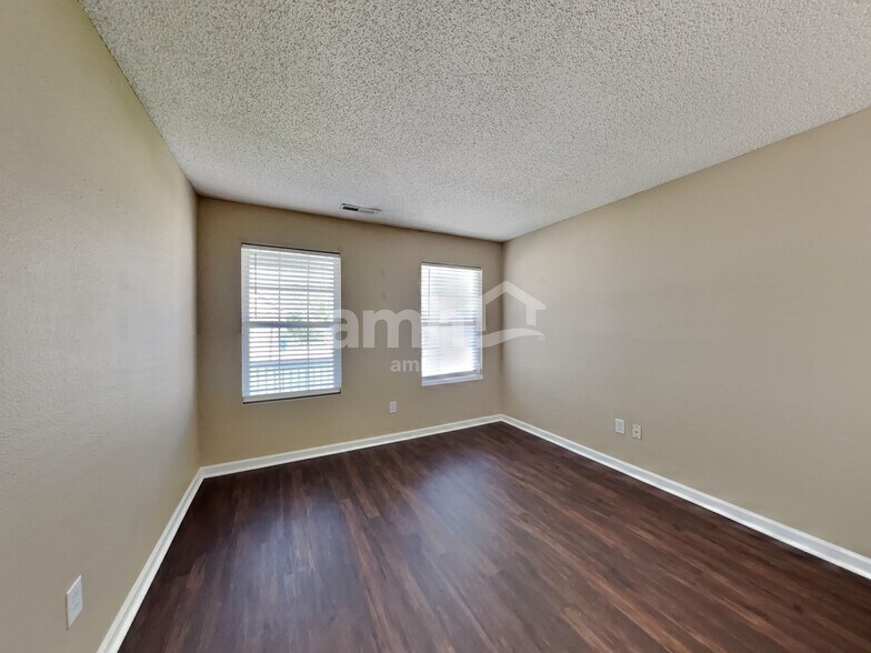 Building Photo - 5833 Cabot Dr