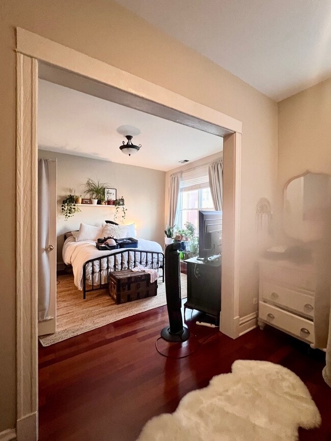 Building Photo - 2303 W North Ave