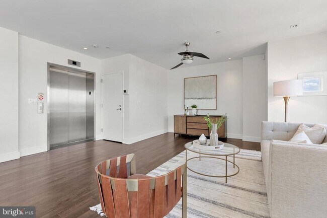 Building Photo - Sunny & Spacious NoMa penthouse with off-s...