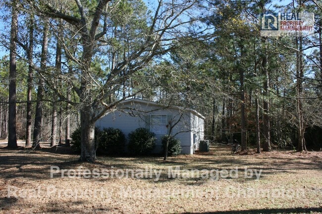Building Photo - 20 Deer Ridge Dr E