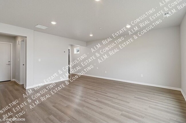 Building Photo - 1100 Edgeland St SW