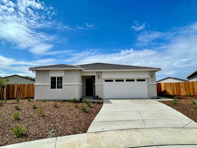 Building Photo - 754 Tamarack Ct