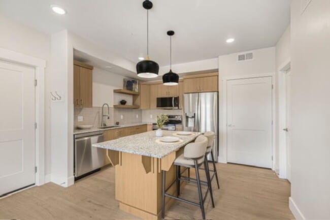 Building Photo - 1522 Quail Dr