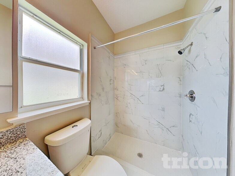 Building Photo - 1708 Meadow Pond Way
