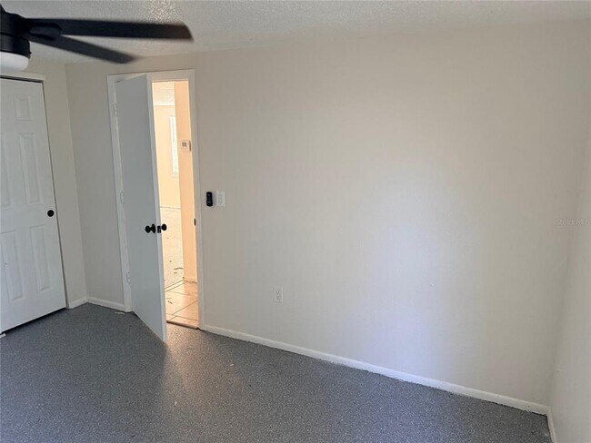 Building Photo - 514 61st Ave Terrace E